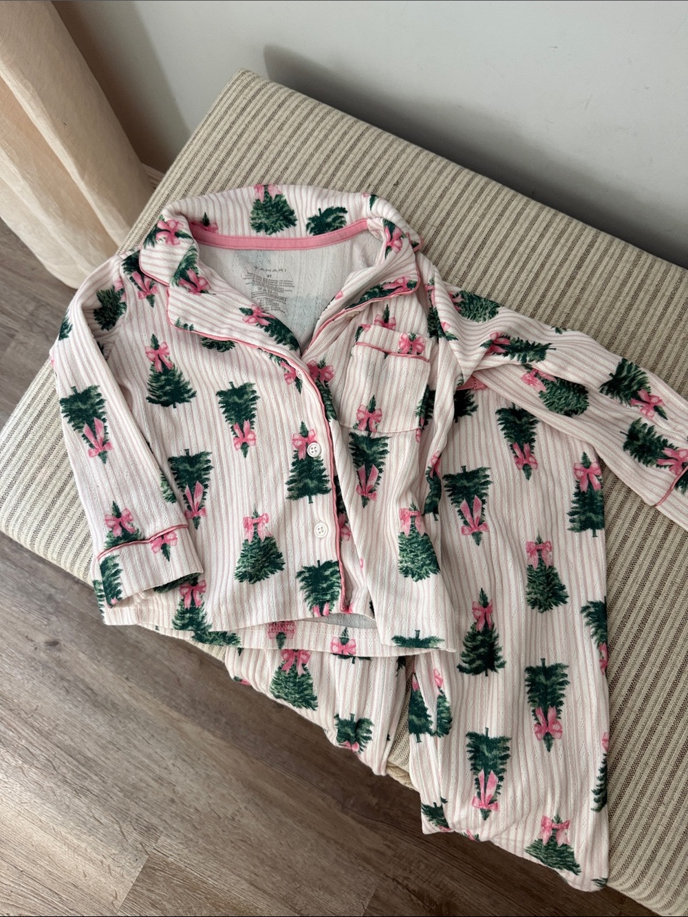 Viral Tahari Christmas pj set